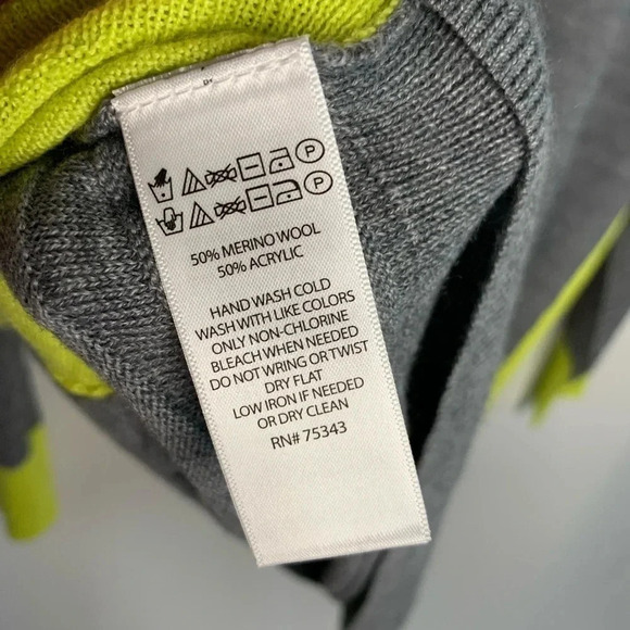 Christian Siriano NWT Merino Wool Blend Sweater Size Medium - Picture 8 of 8